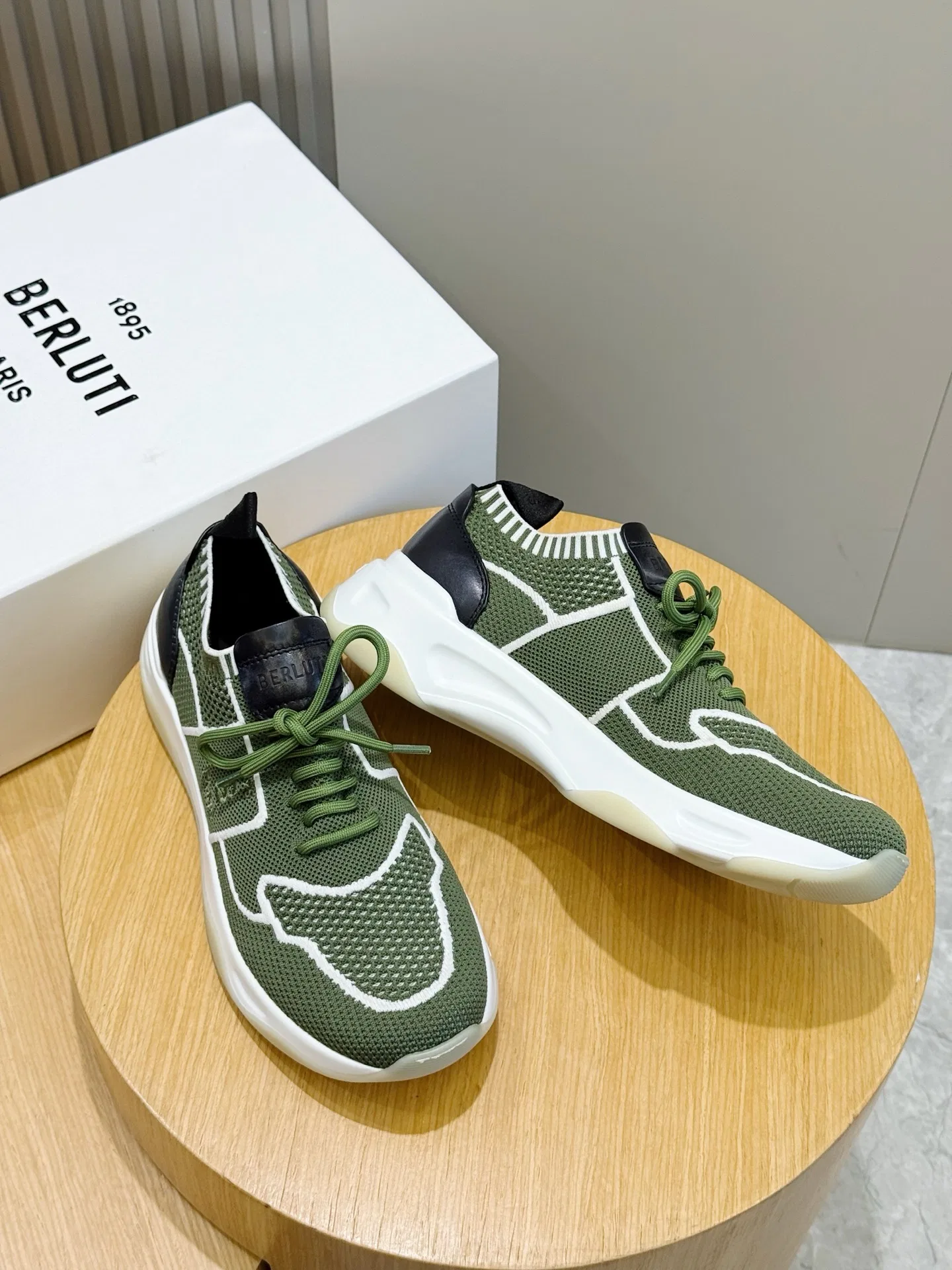 BER 27FW CWUQKMH 001 운동화 16