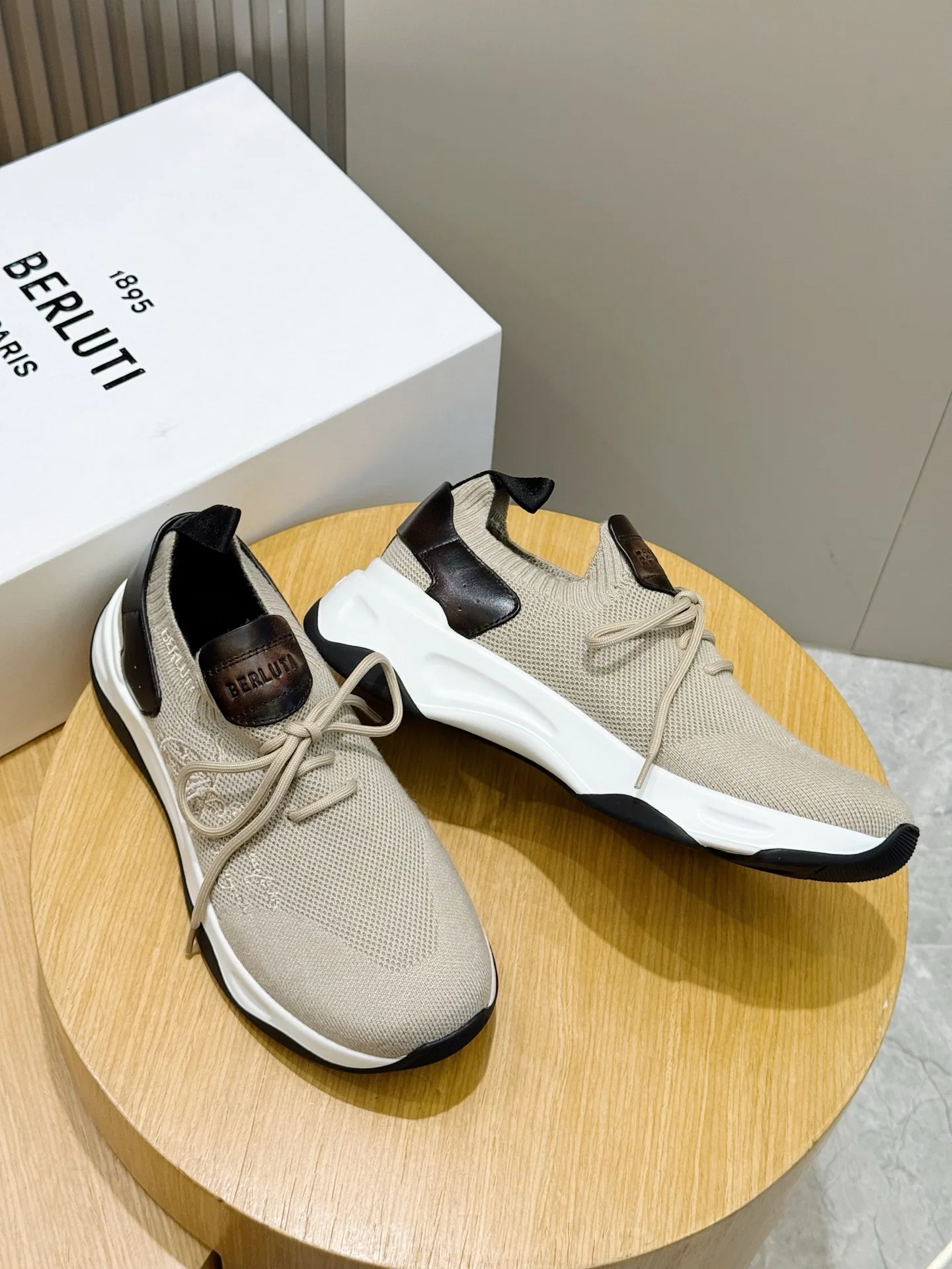 BER 27FW CWUQKMH 002 운동화 7