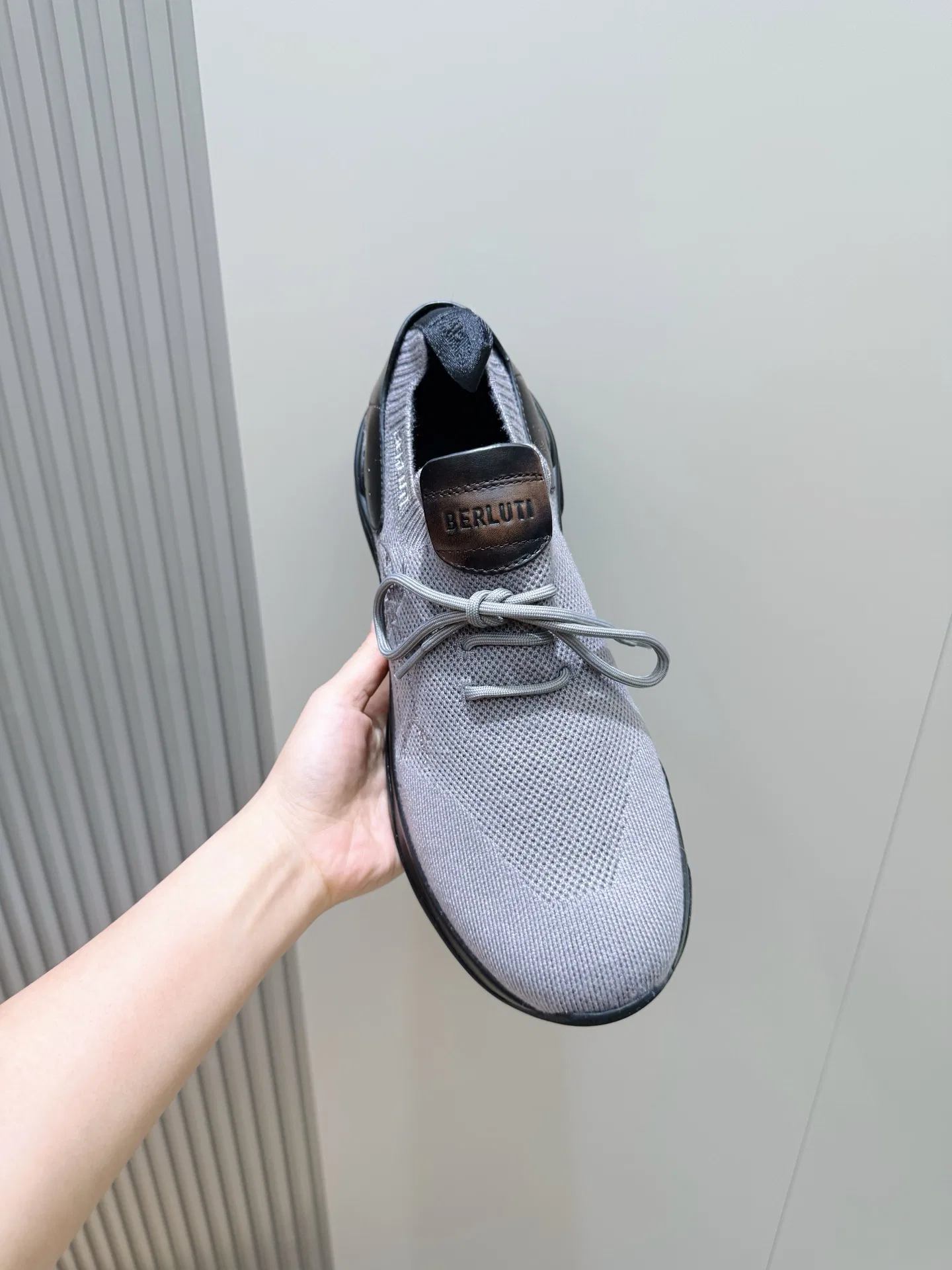 BER 27FW CWUQKMH 002 운동화 22
