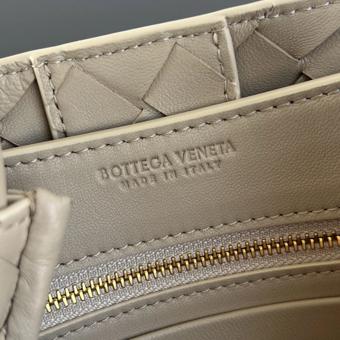 BOTTEGA 27FW NWEPAZI 008 토트백 7