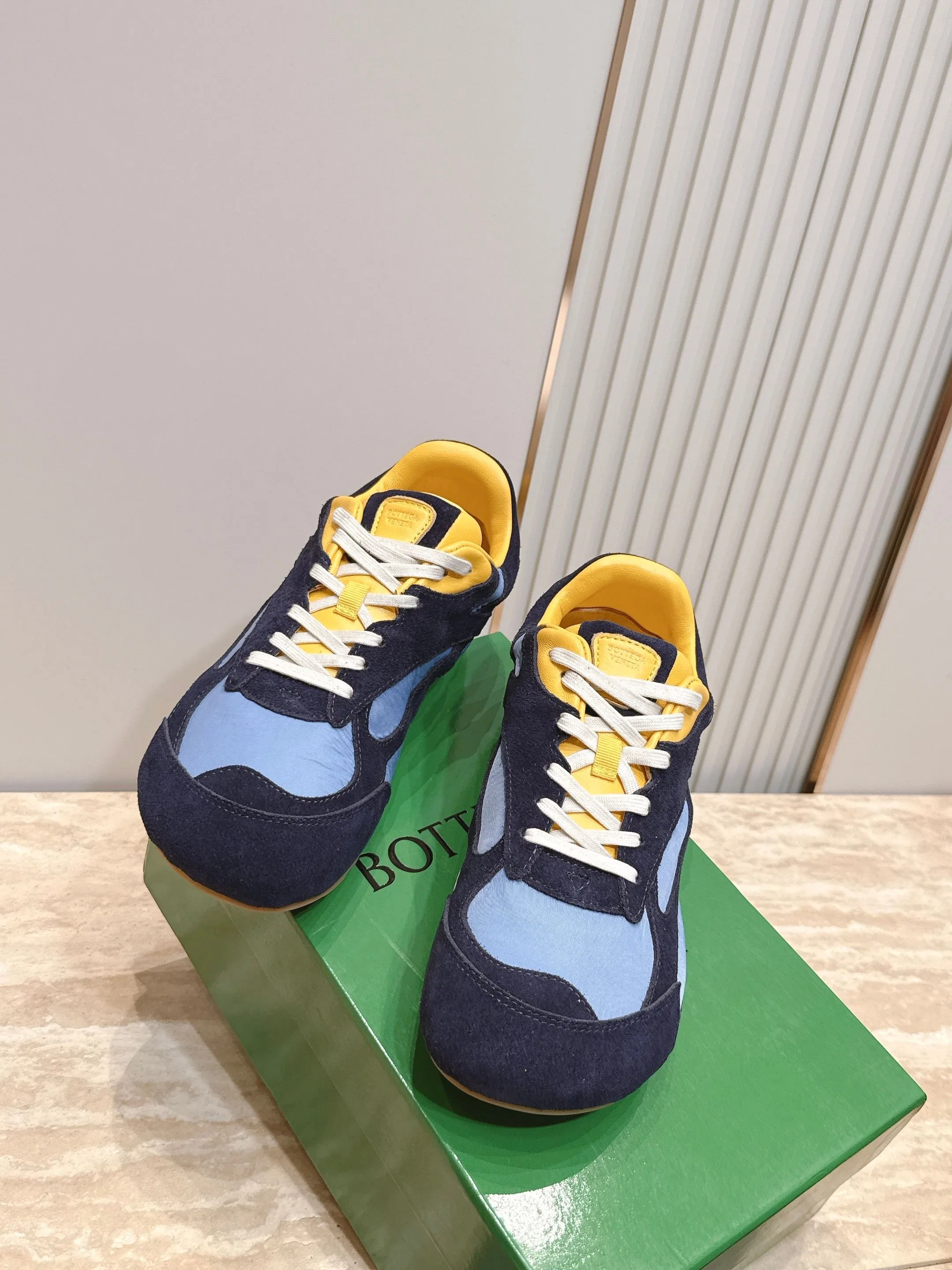 BOTTEGA 27FW NWEPAZI 013 스니커즈 35