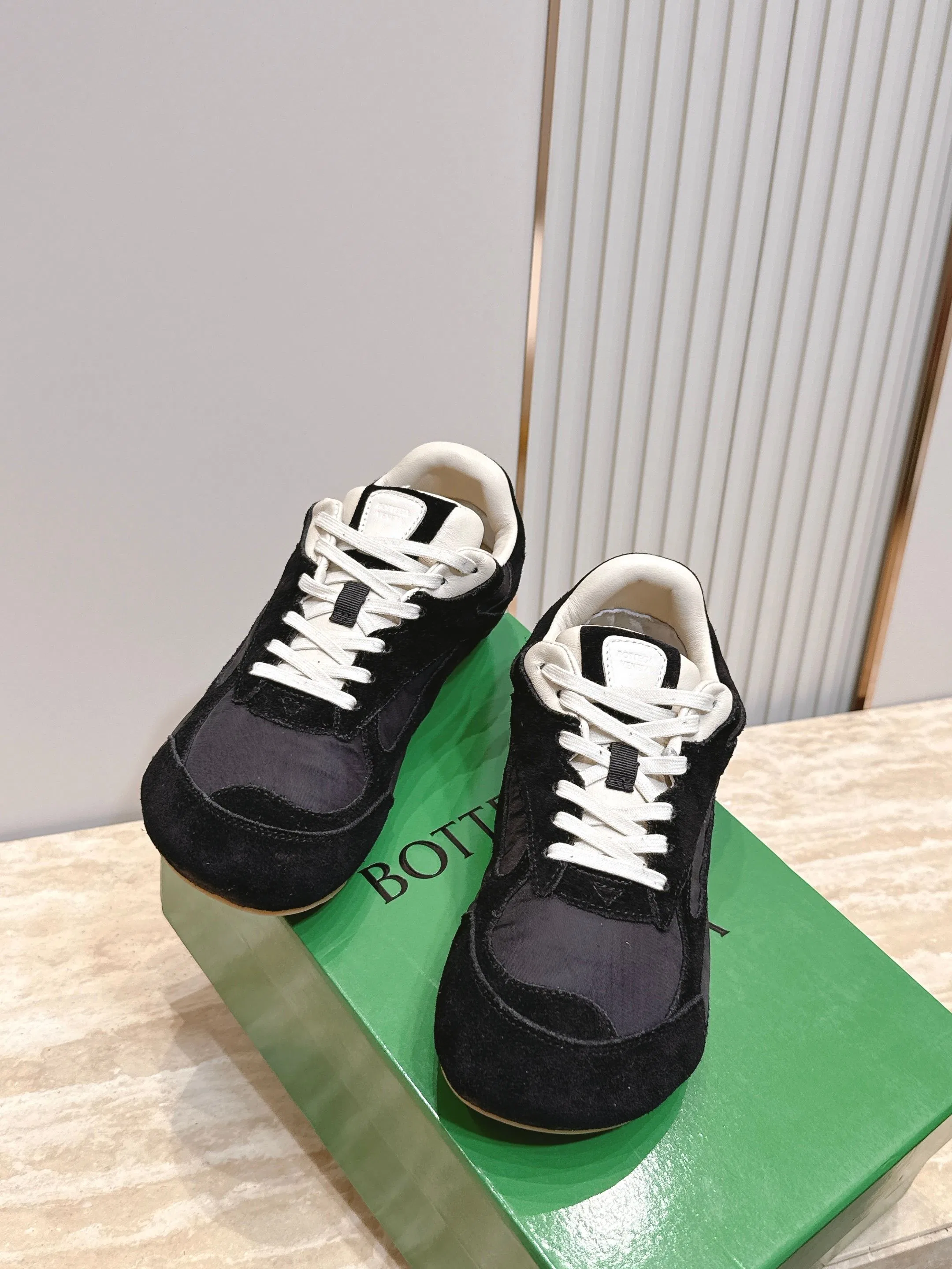 BOTTEGA 27FW NWEPAZI 013 스니커즈 38
