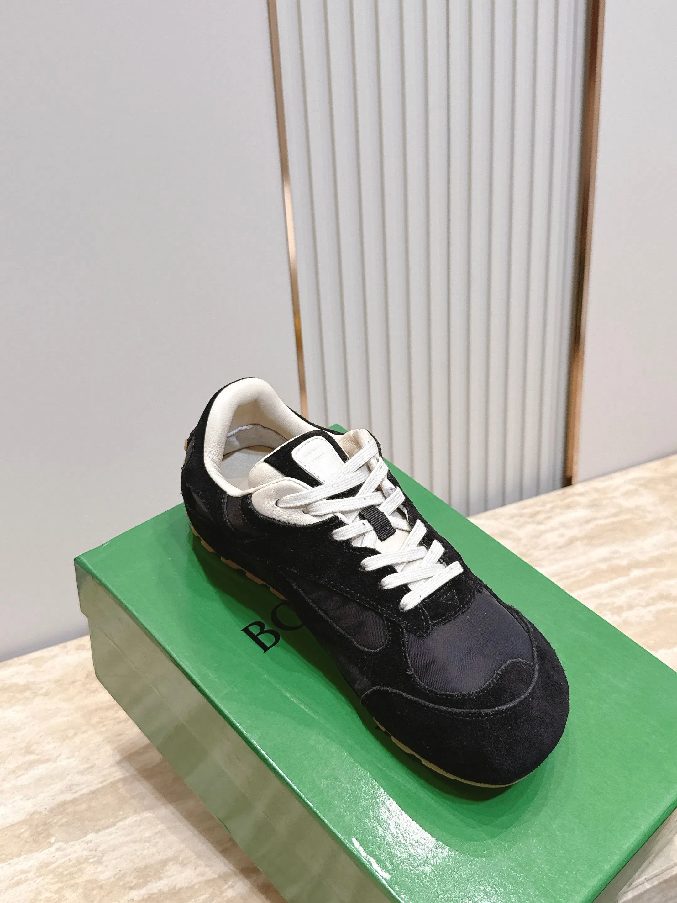 BOTTEGA 27FW NWEPAZI 013 스니커즈 39
