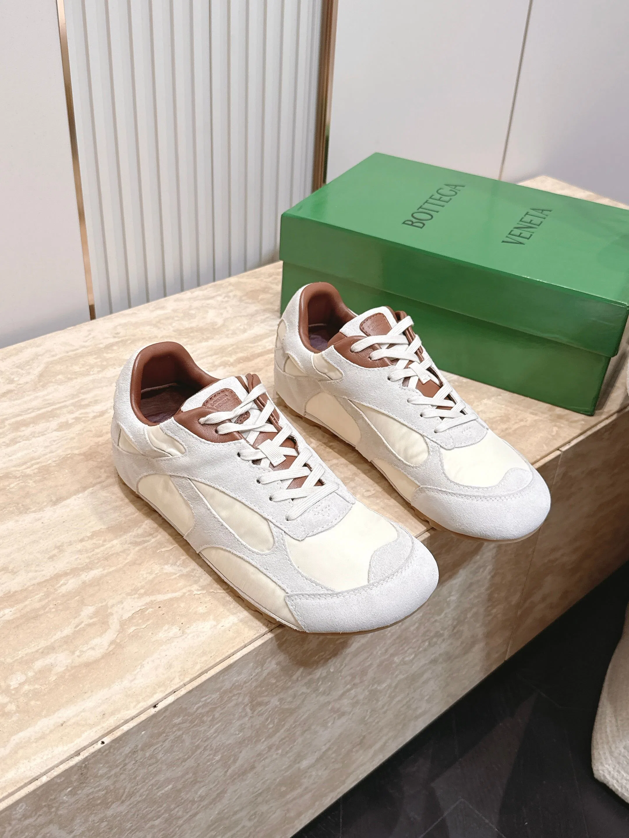 BOTTEGA 27FW NWEPAZI 013 스니커즈 44