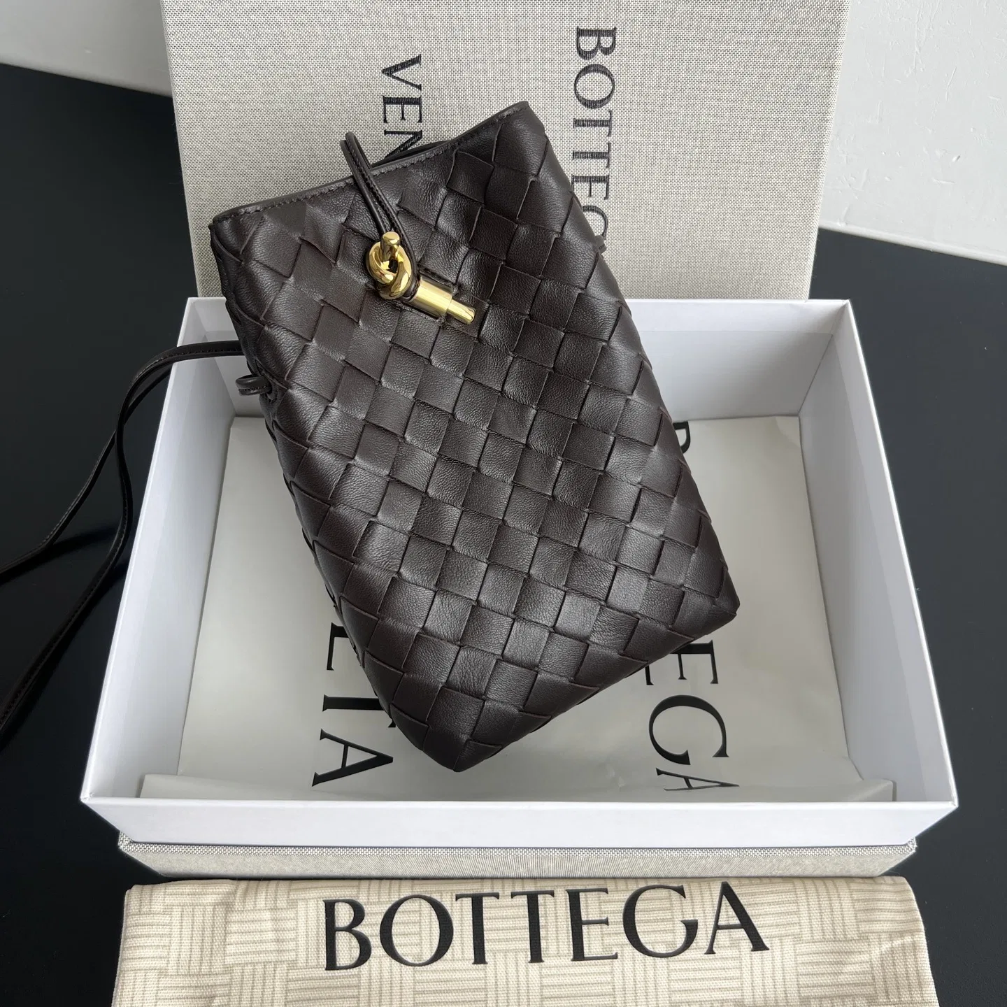 BOTTEGA 27FW NWEPAZI 015 크로스백 10