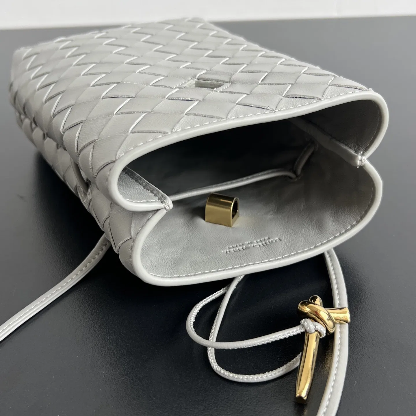 BOTTEGA 27FW NWEPAZI 015 크로스백 19