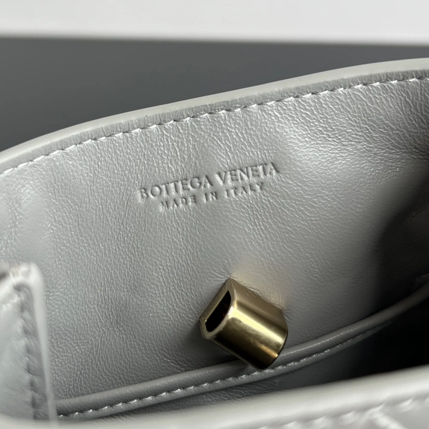 BOTTEGA 27FW NWEPAZI 015 크로스백 22