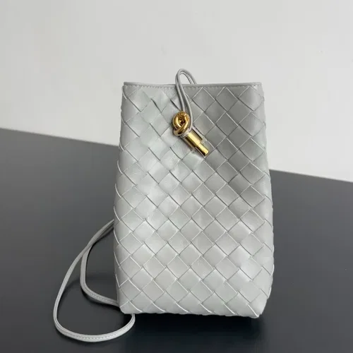 BOTTEGA 27FW NWEPAZI 015 크로스백 24