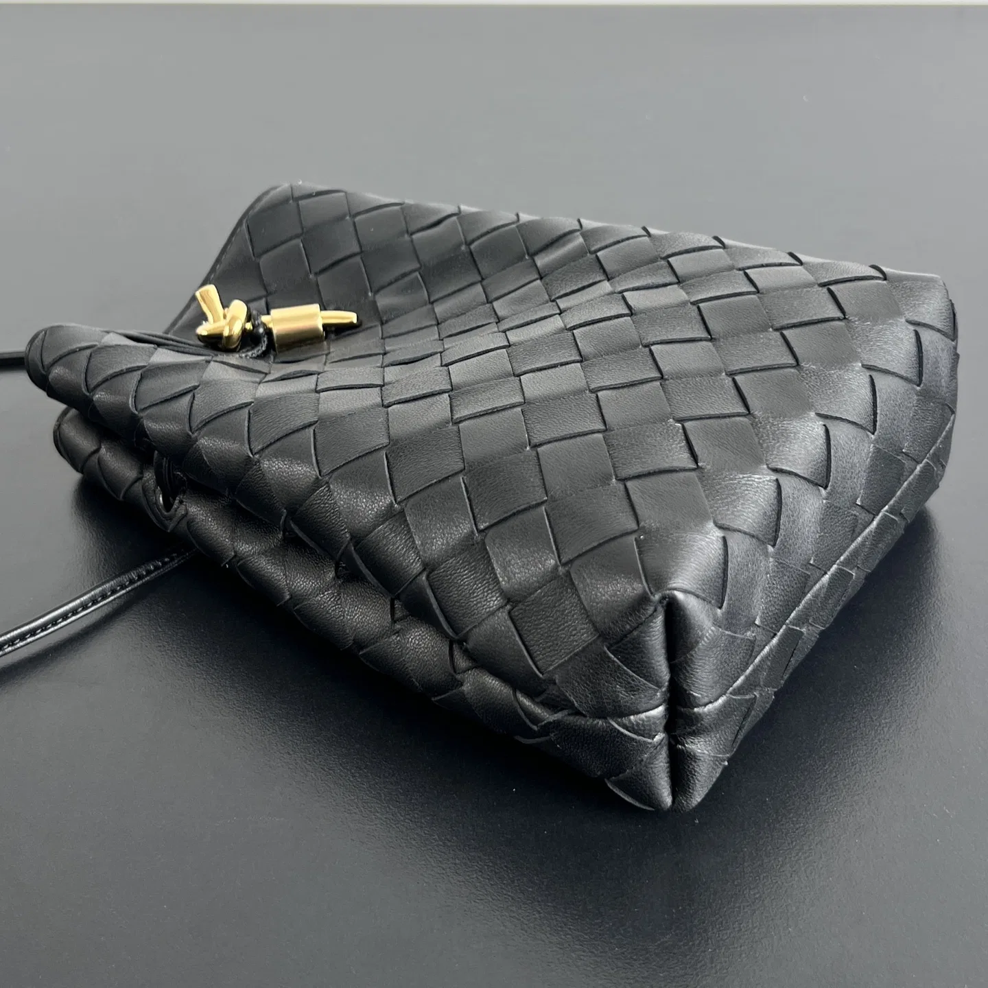BOTTEGA 27FW NWEPAZI 015 크로스백 30