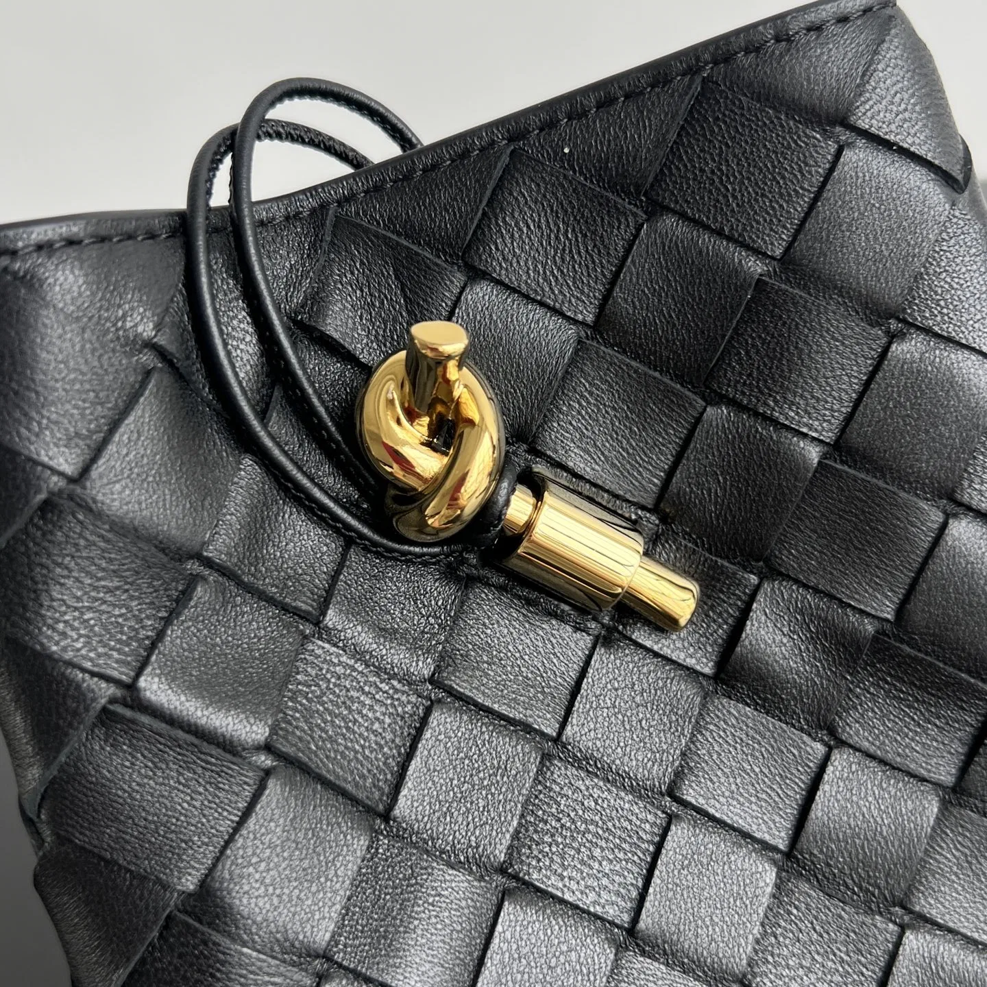 BOTTEGA 27FW NWEPAZI 015 크로스백 33