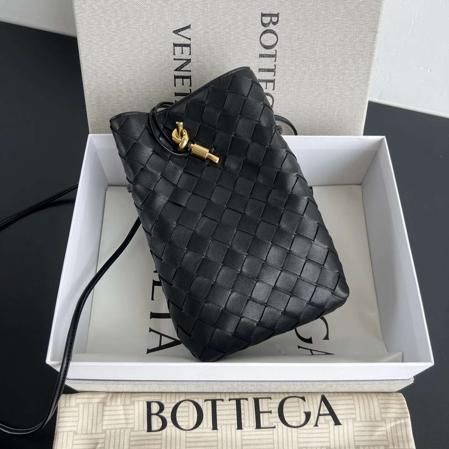 BOTTEGA 27FW NWEPAZI 015 크로스백 36