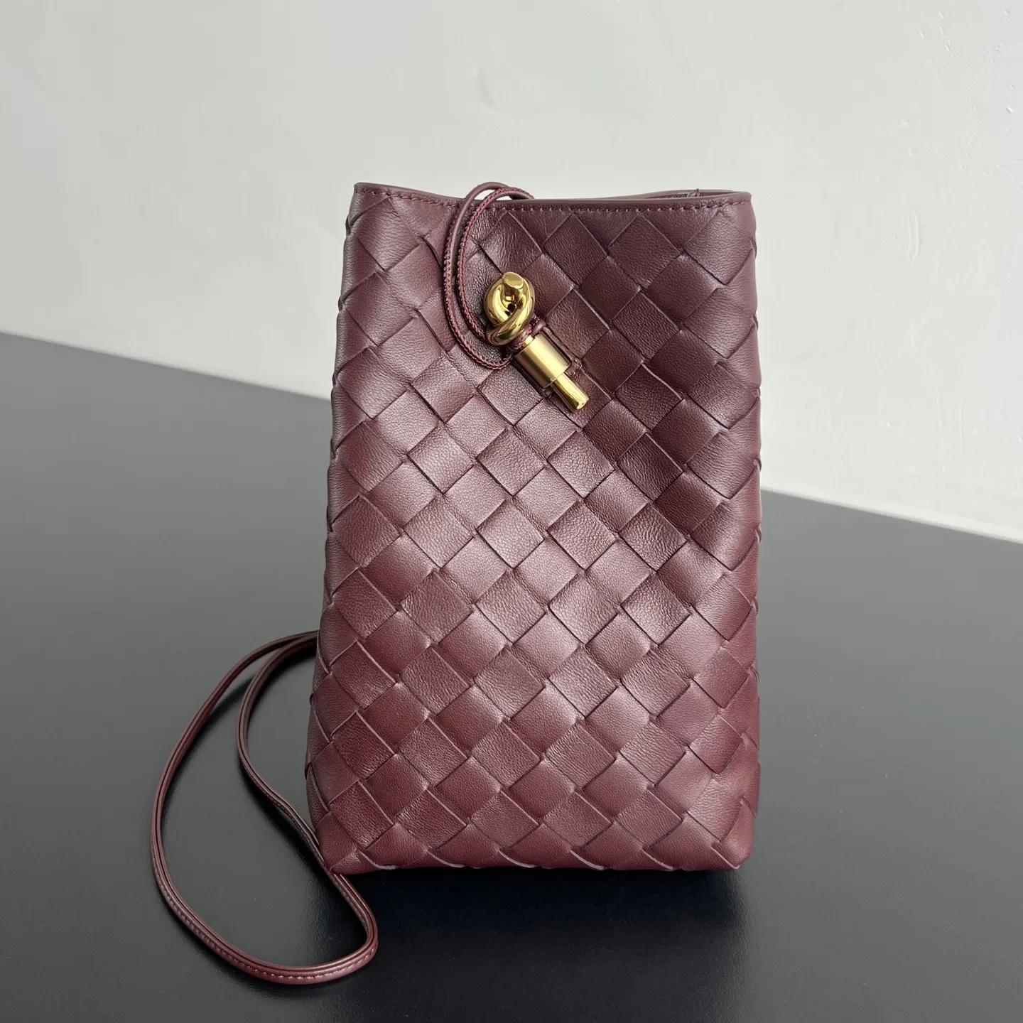 BOTTEGA 27FW NWEPAZI 015 크로스백 40