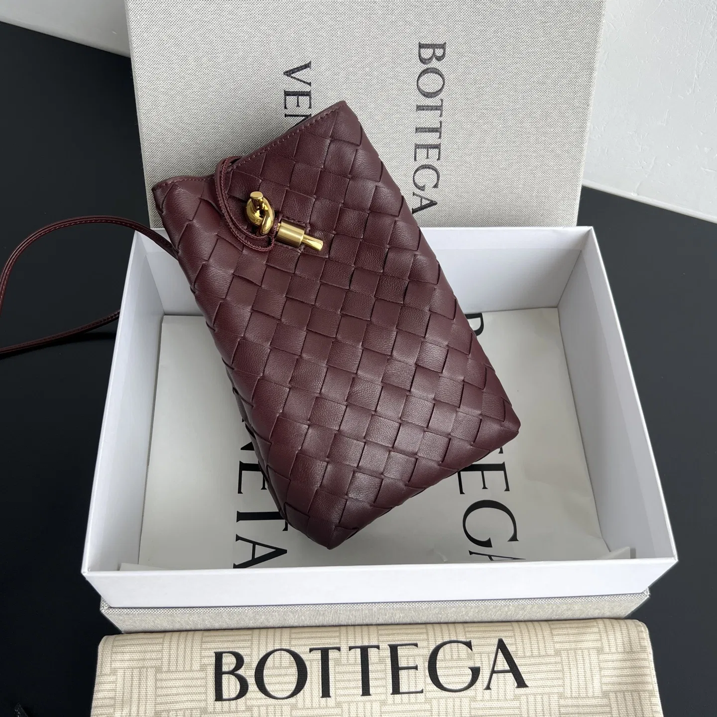 BOTTEGA 27FW NWEPAZI 015 크로스백 49