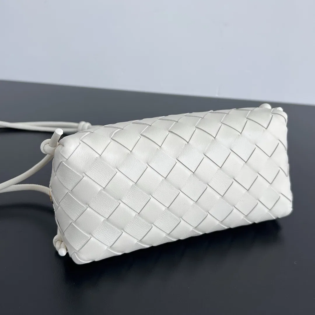 BOTTEGA 27FW NWEPAZI 017 미니백 12