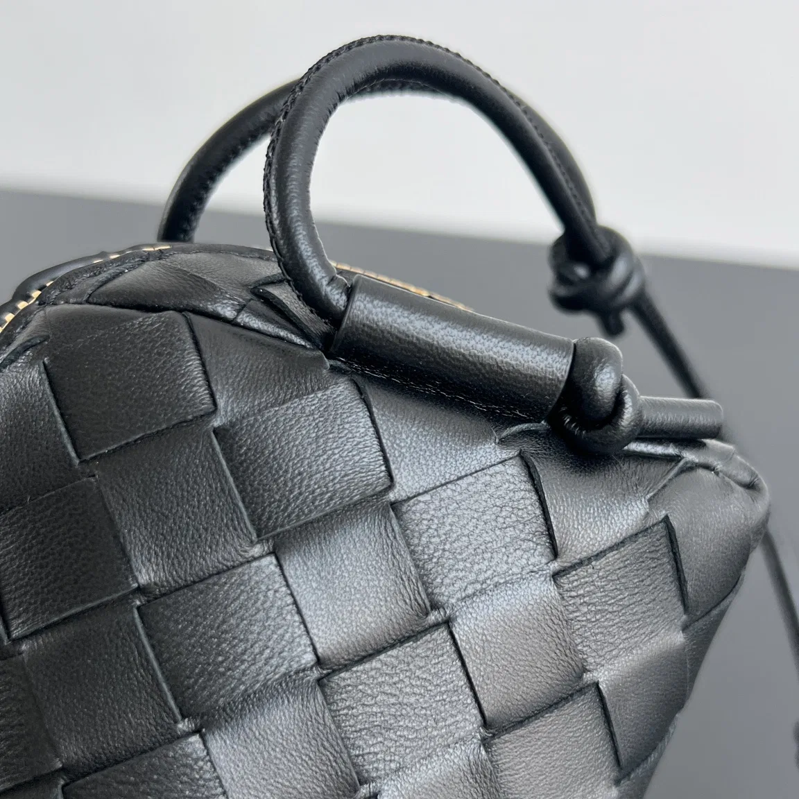 BOTTEGA 27FW NWEPAZI 017 미니백 25