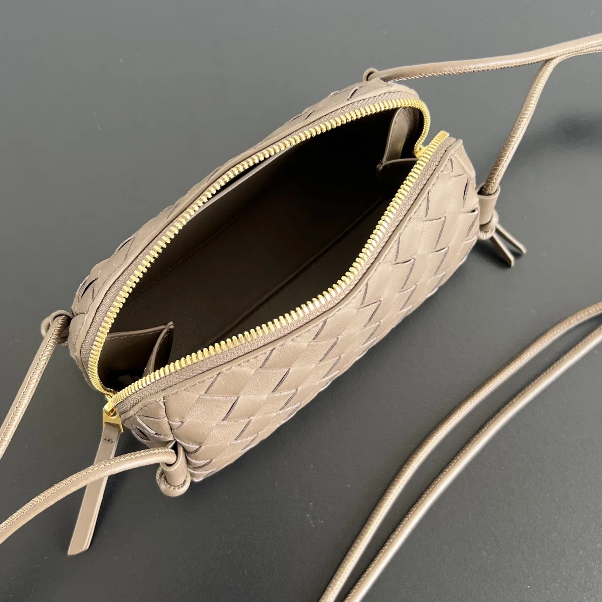 BOTTEGA 27FW NWEPAZI 017 미니백 50