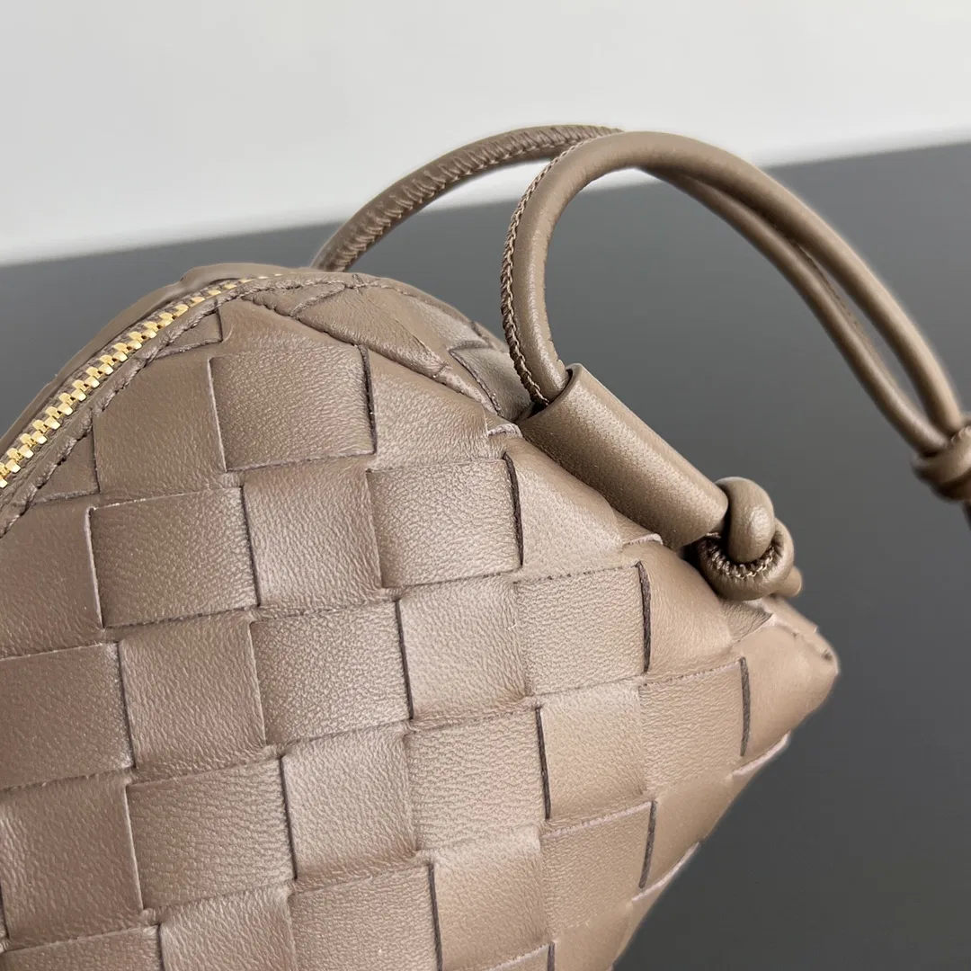 BOTTEGA 27FW NWEPAZI 017 미니백 52