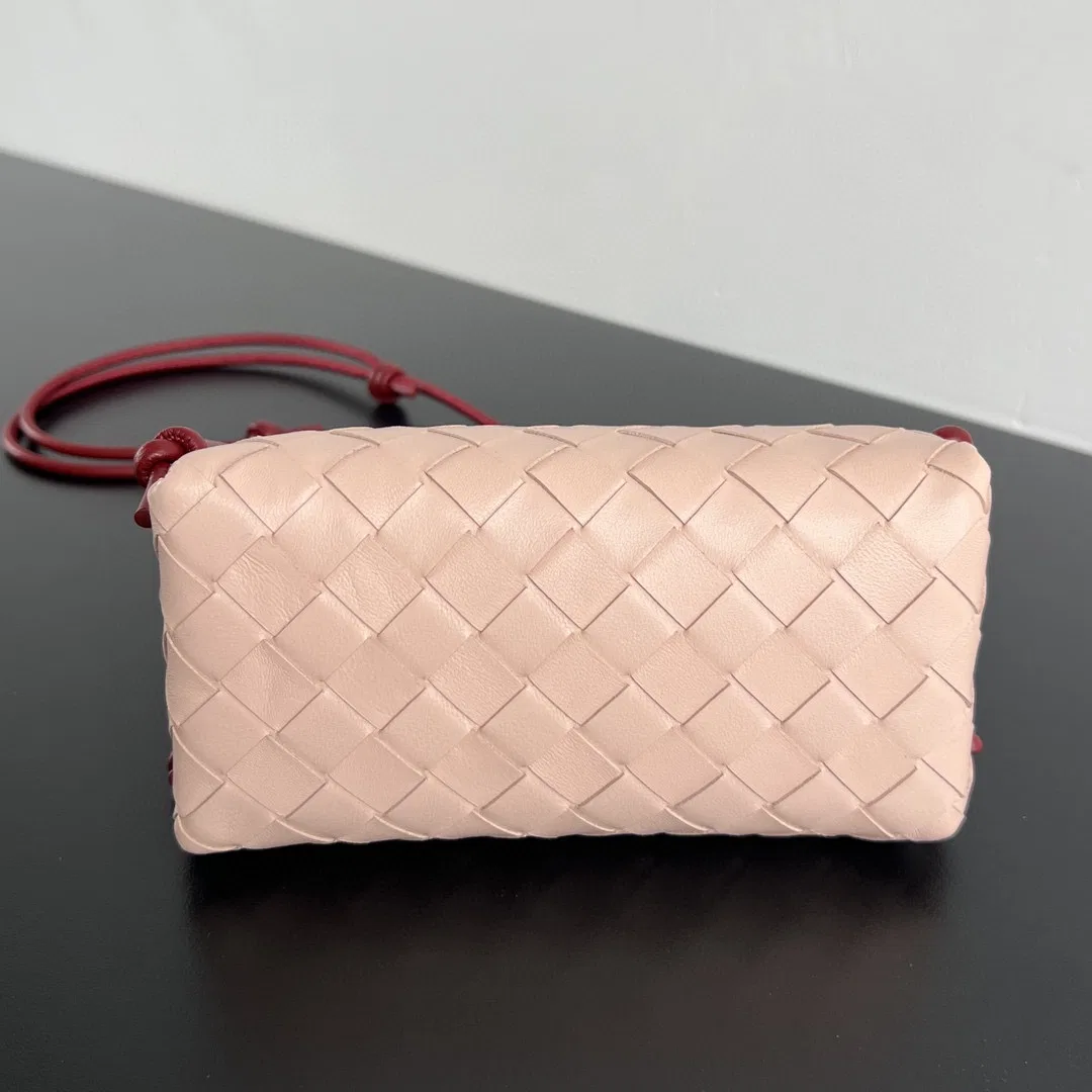 BOTTEGA 27FW NWEPAZI 017 미니백 57