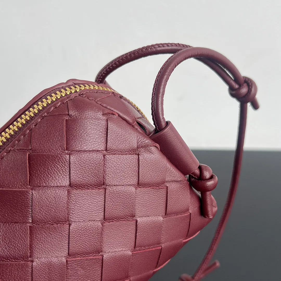 BOTTEGA 27FW NWEPAZI 017 미니백 70