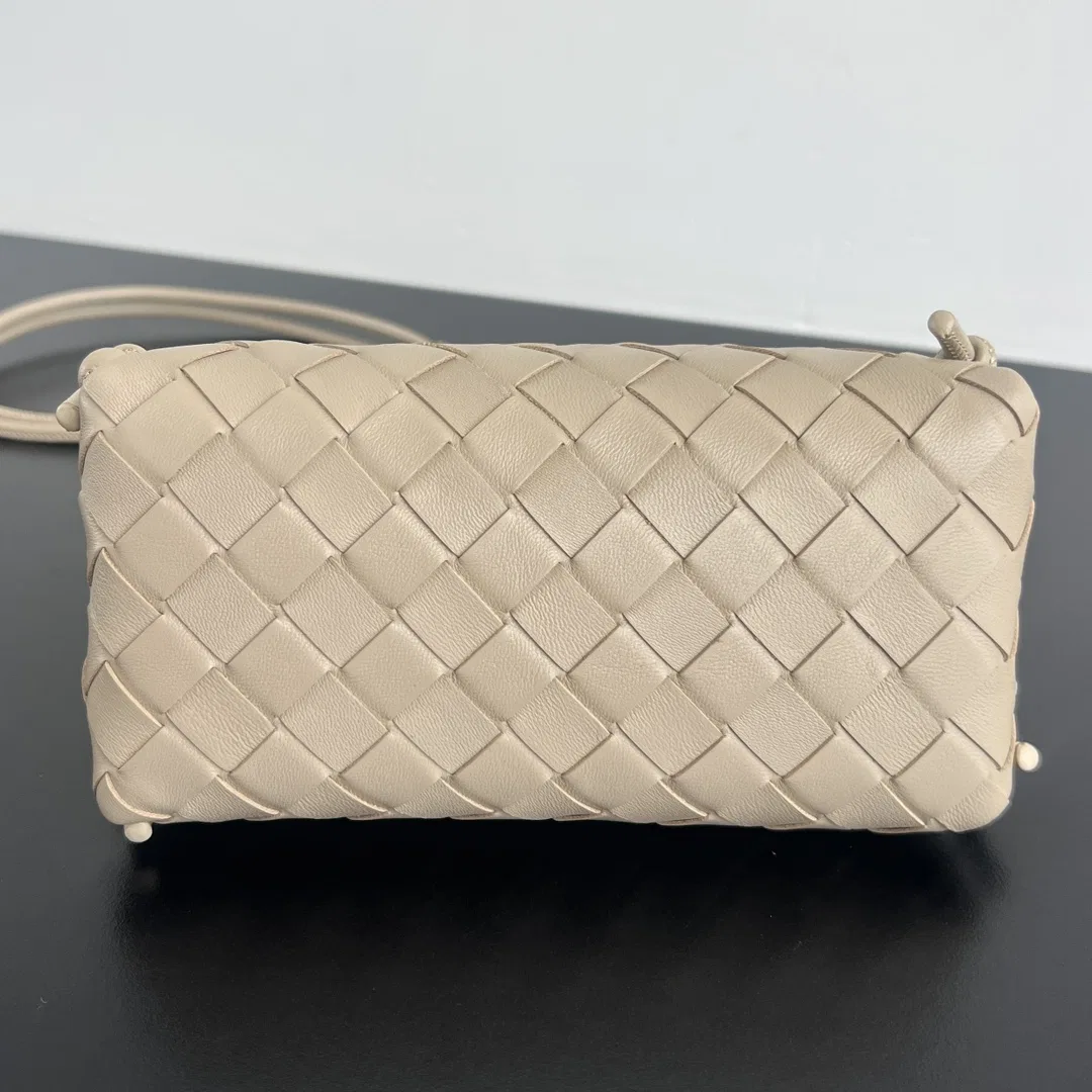 BOTTEGA 27FW NWEPAZI 017 미니백 102