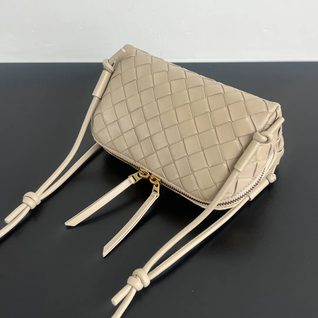 BOTTEGA 27FW NWEPAZI 017 미니백 103