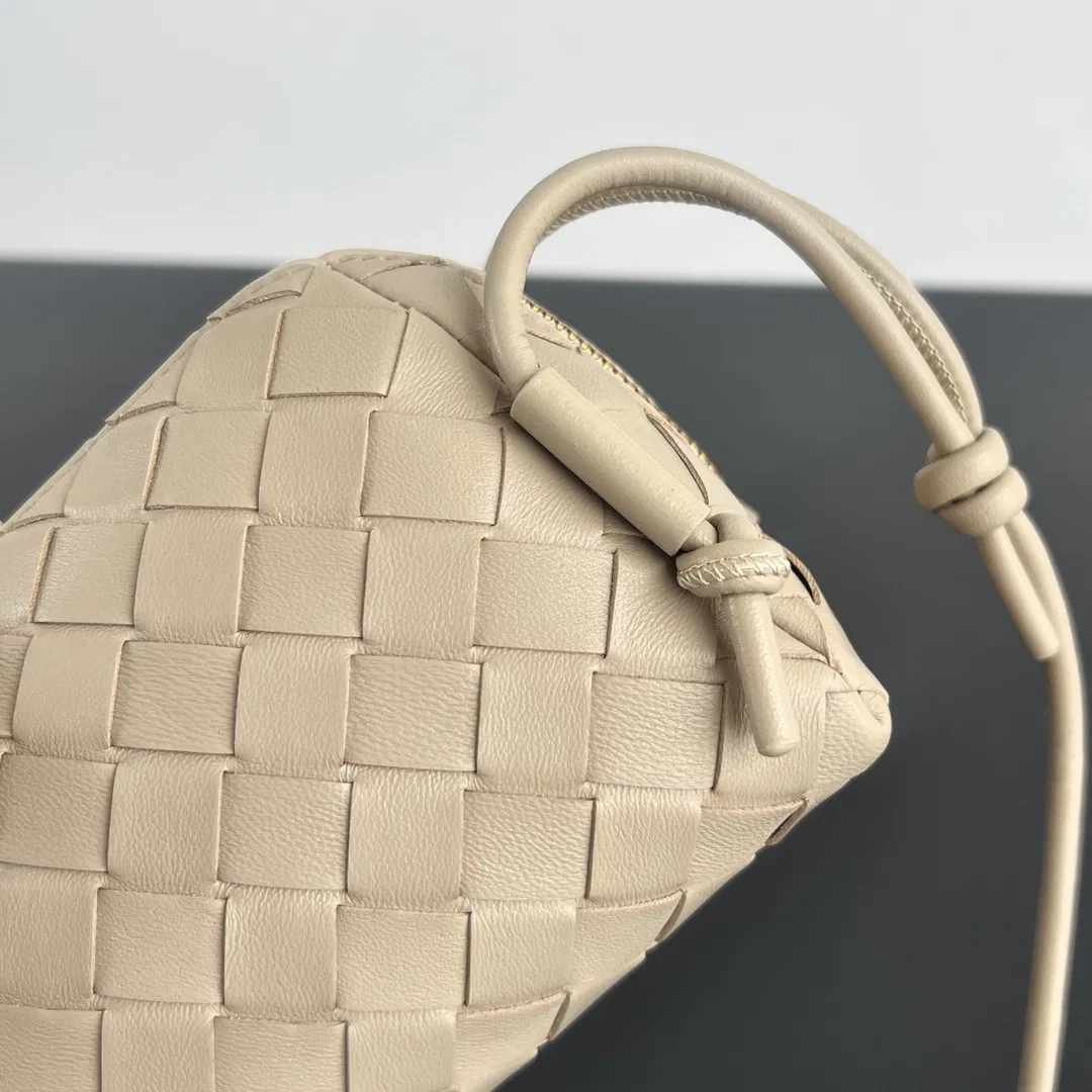 BOTTEGA 27FW NWEPAZI 017 미니백 106