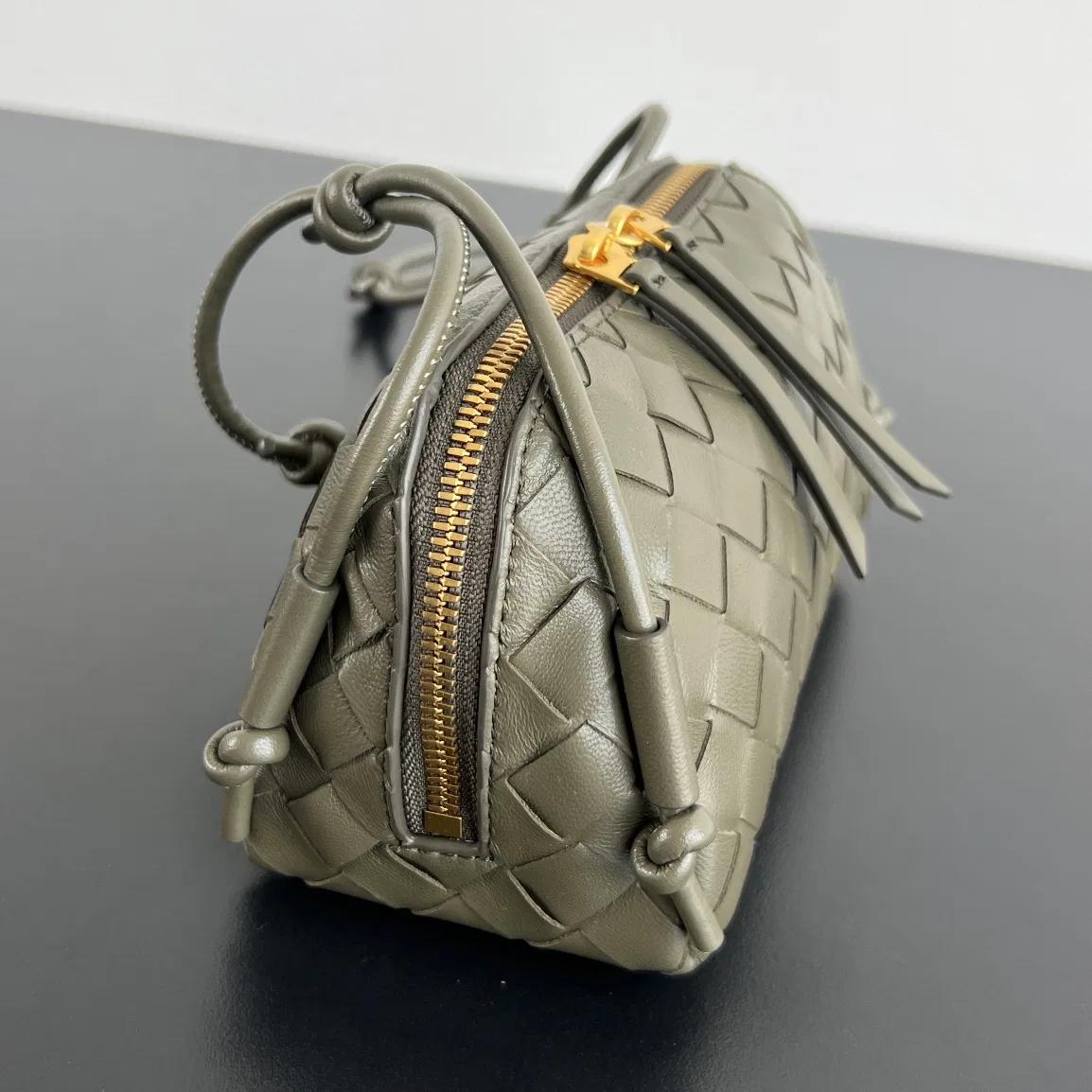 BOTTEGA 27FW NWEPAZI 017 미니백 110
