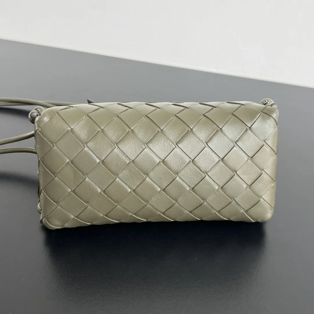 BOTTEGA 27FW NWEPAZI 017 미니백 111