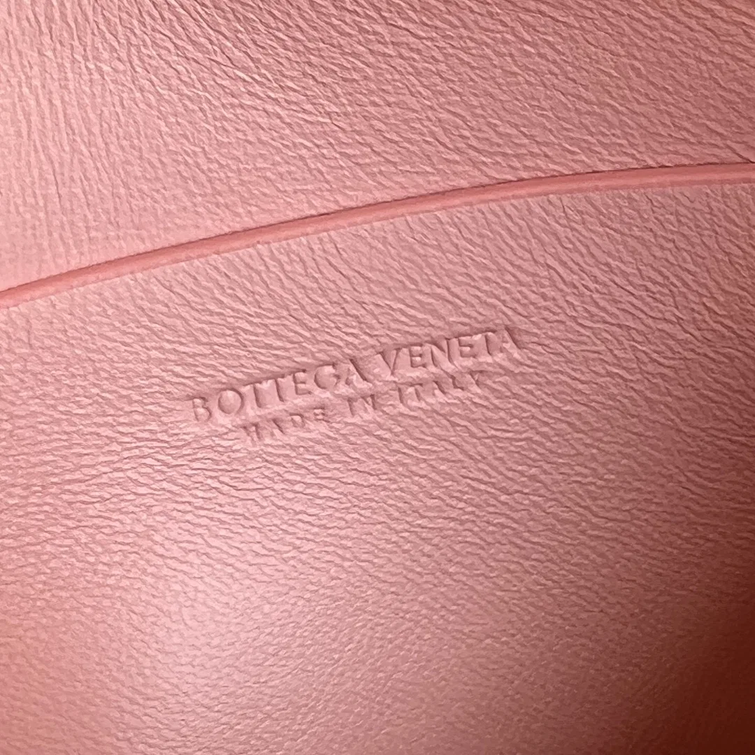 BOTTEGA 27FW NWEPAZI 017 미니백 124