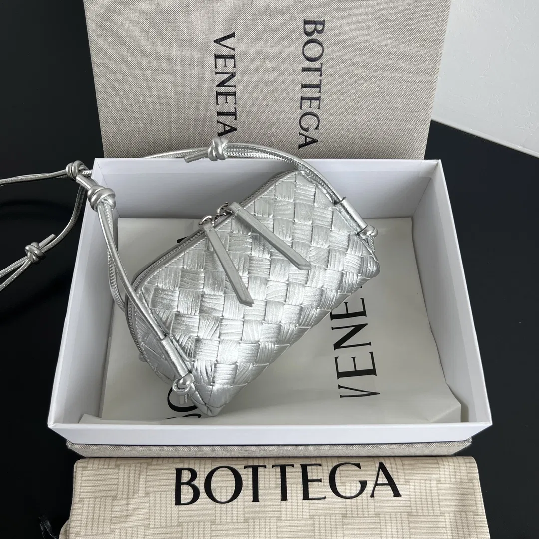 BOTTEGA 27FW NWEPAZI 017 미니백 135