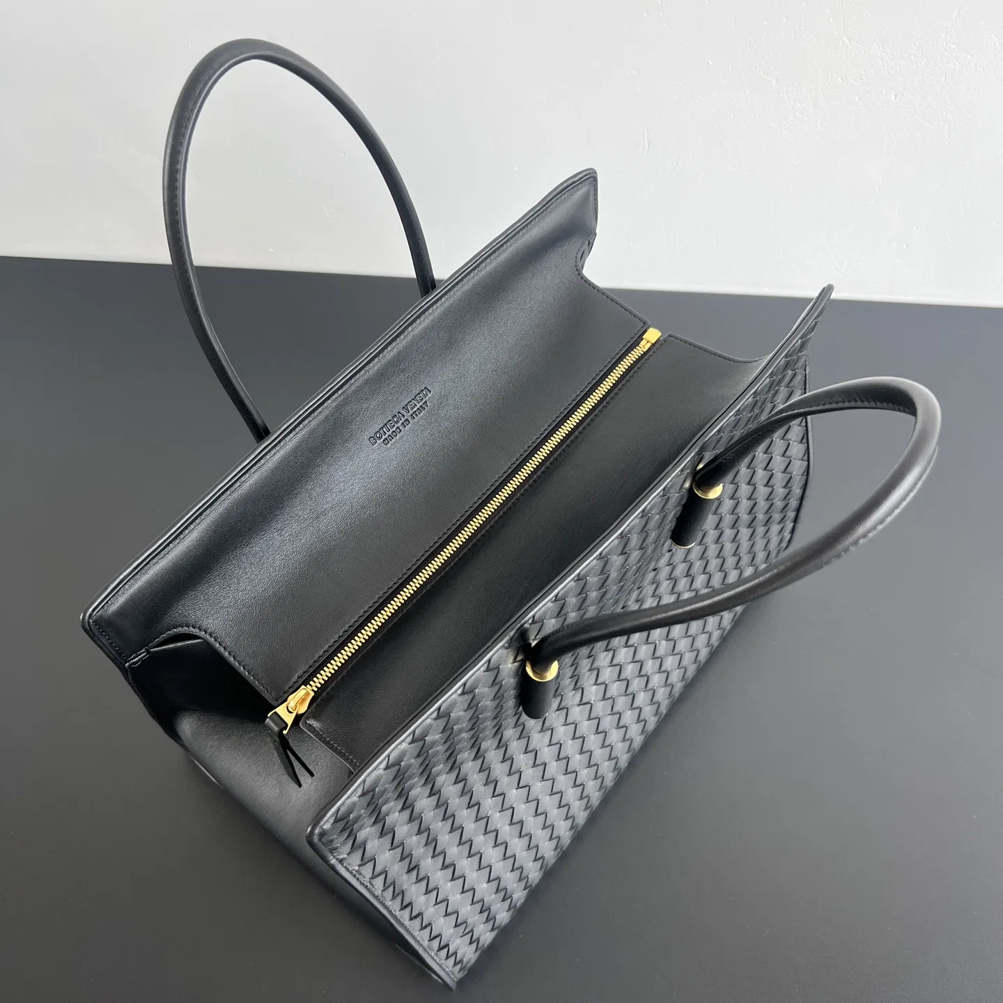 BOTTEGA 27FW NWEPAZI 018 토트백 27