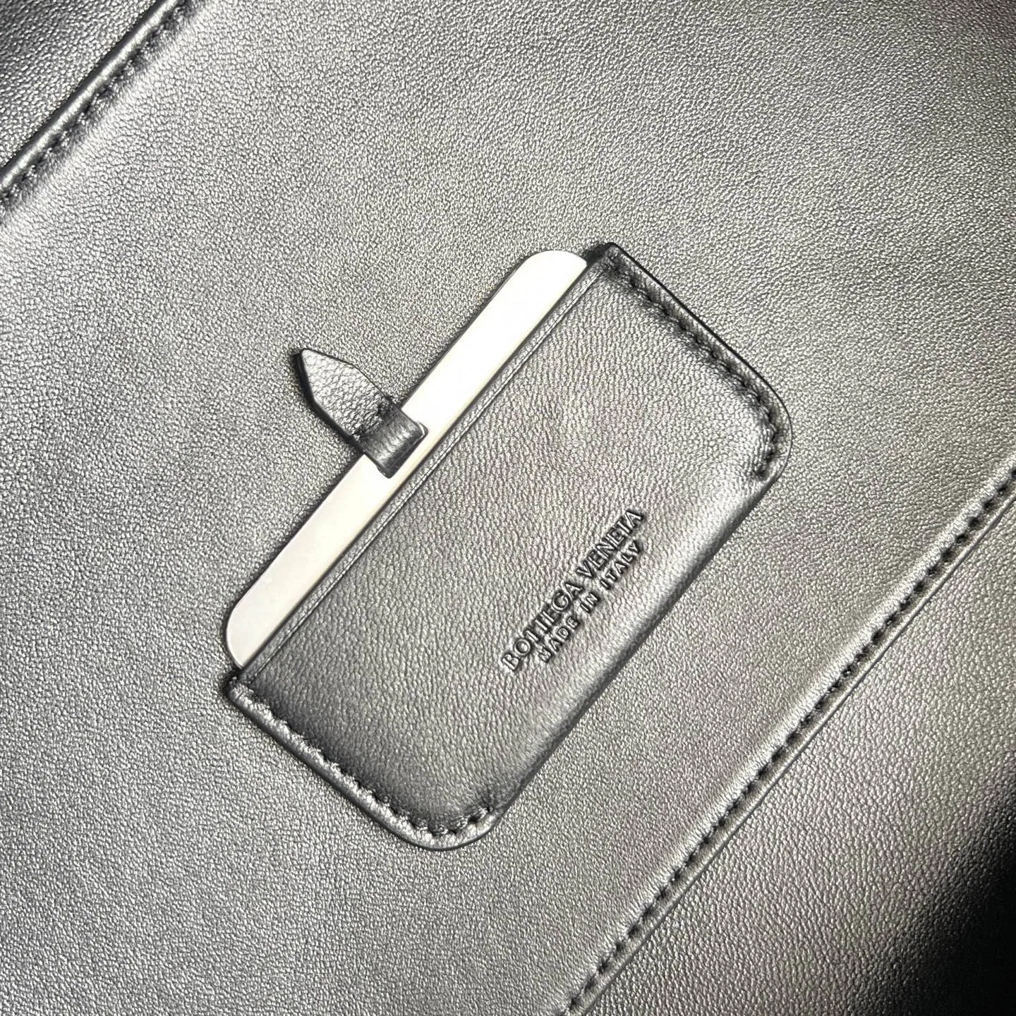 BOTTEGA 27FW NWEPAZI 018 토트백 30