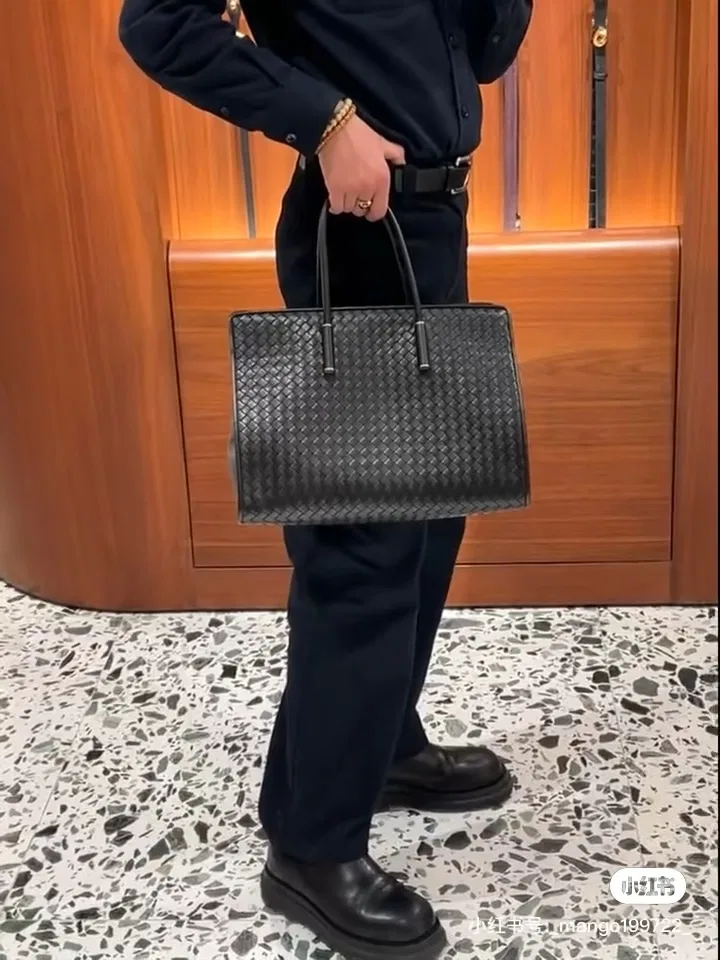 BOTTEGA 27FW NWEPAZI 018 토트백 39