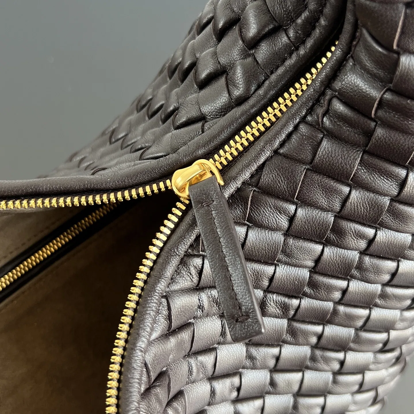 BOTTEGA 27FW NWEPAZI 020 토트백 27