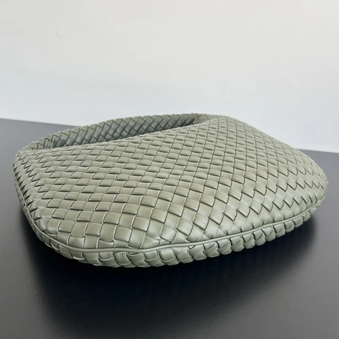 BOTTEGA 27FW NWEPAZI 020 토트백 36