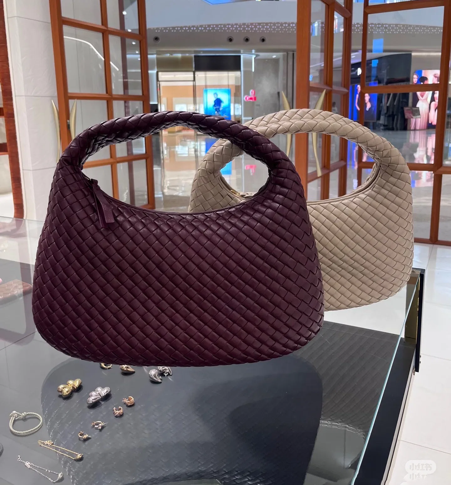 BOTTEGA 27FW NWEPAZI 020 토트백 106