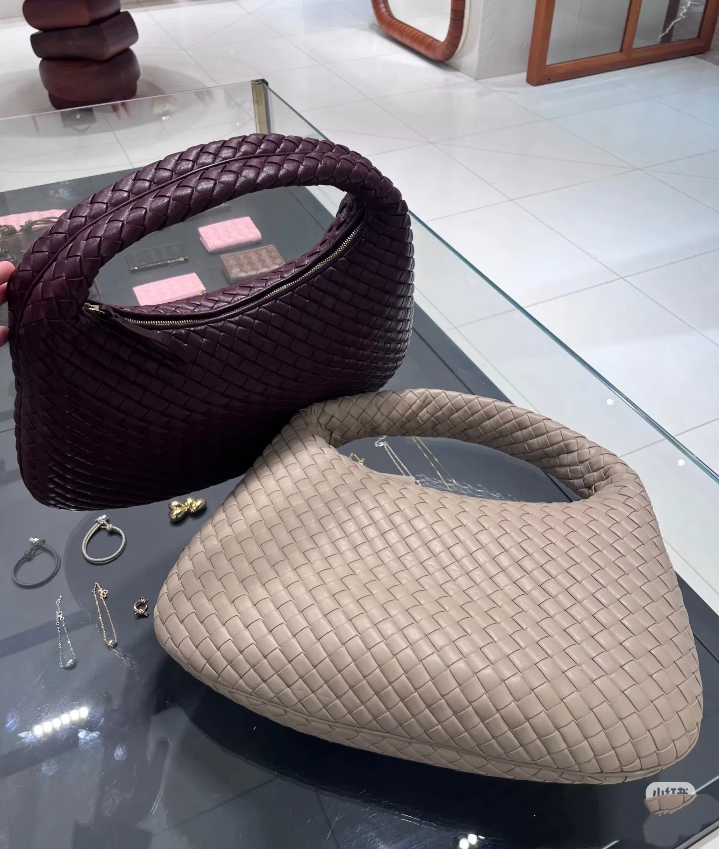 BOTTEGA 27FW NWEPAZI 020 토트백 107