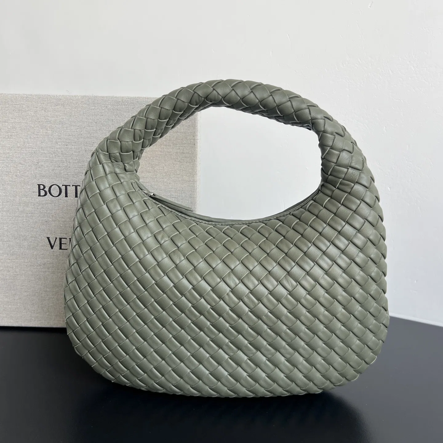 BOTTEGA 27FW NWEPAZI 020 토트백 126