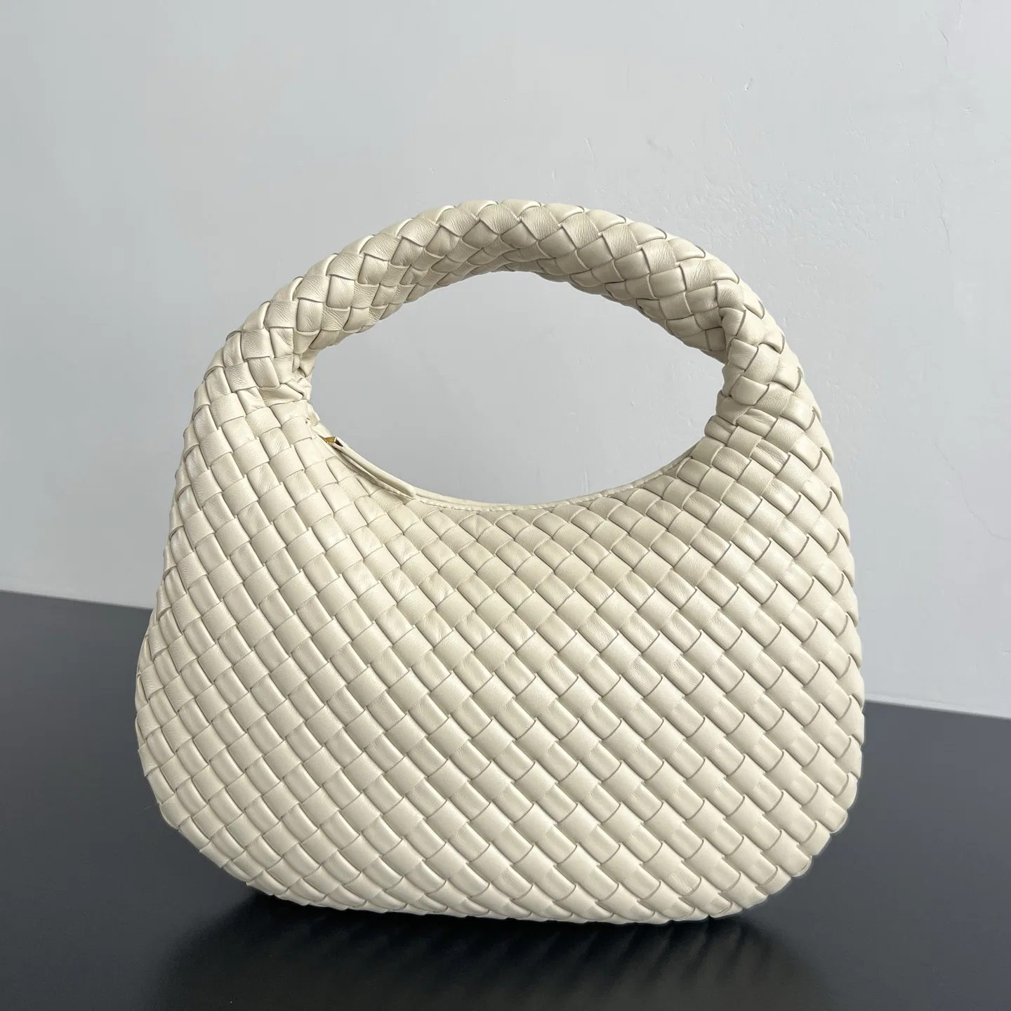 BOTTEGA 27FW NWEPAZI 020 토트백 136