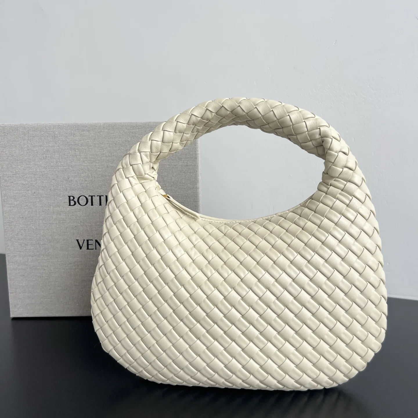 BOTTEGA 27FW NWEPAZI 020 토트백 143