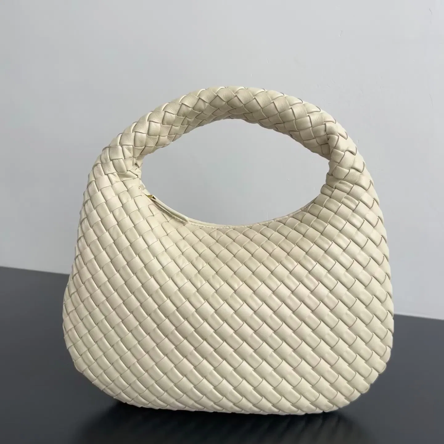 BOTTEGA 27FW NWEPAZI 020 토트백 144
