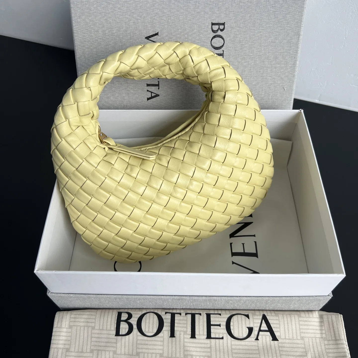 BOTTEGA 27FW NWEPAZI 021 토트백 47