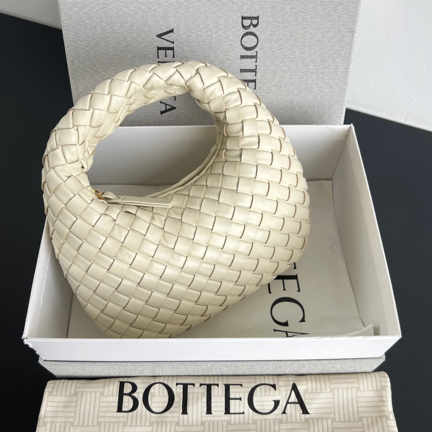 BOTTEGA 27FW NWEPAZI 021 토트백 60