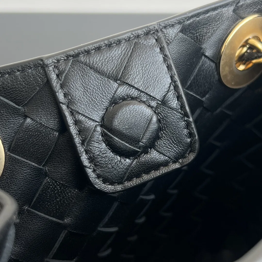 BOTTEGA 27FW NWEPAZI 024 숄더백 8