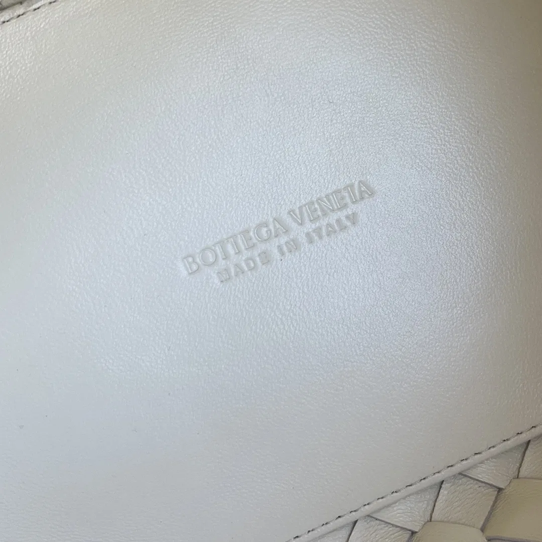 BOTTEGA 27FW NWEPAZI 024 숄더백 46