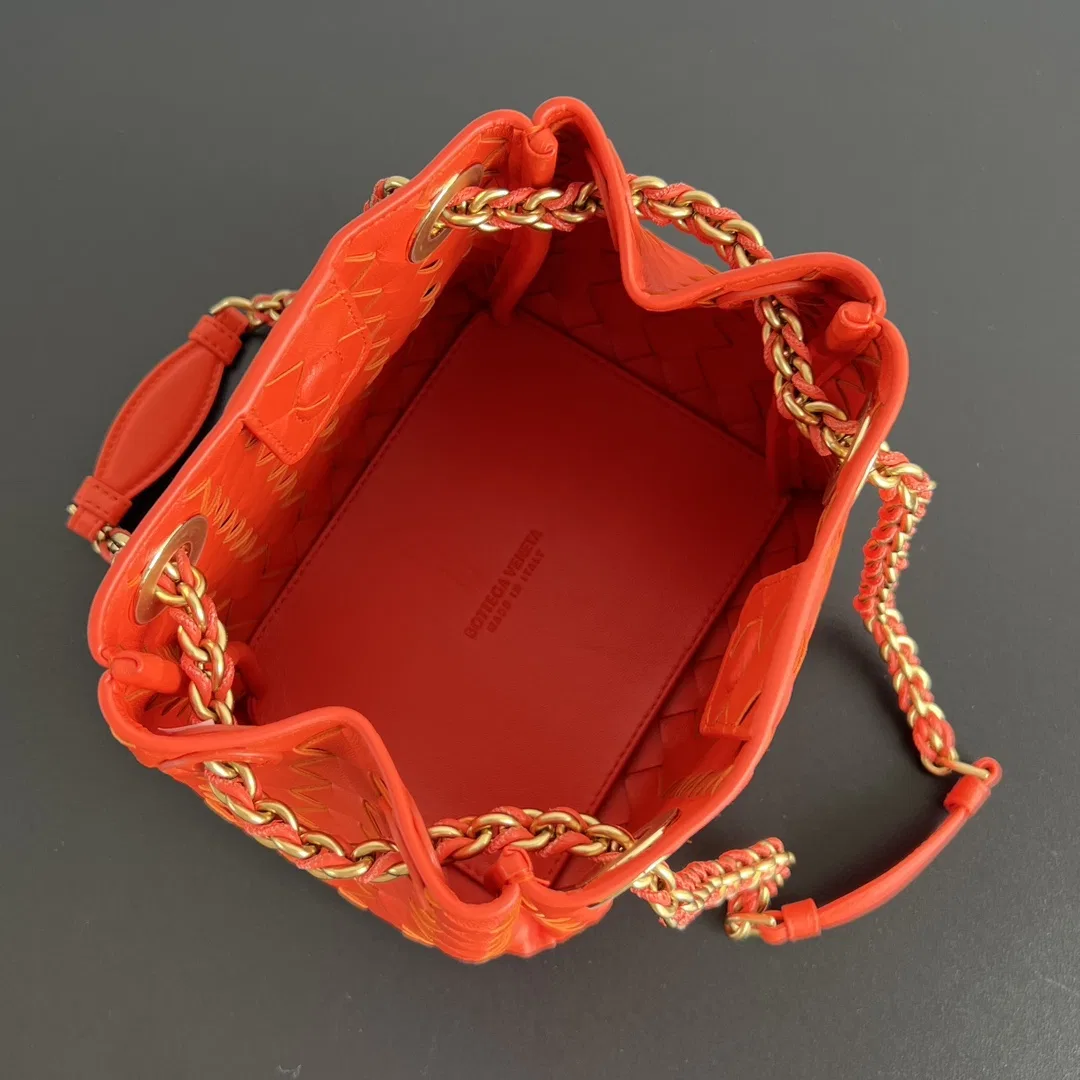 BOTTEGA 27FW NWEPAZI 024 숄더백 70