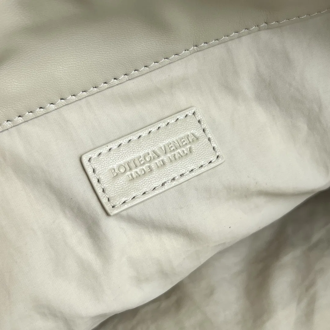 BOTTEGA 27FW NWEPAZI 025 숄더백 17