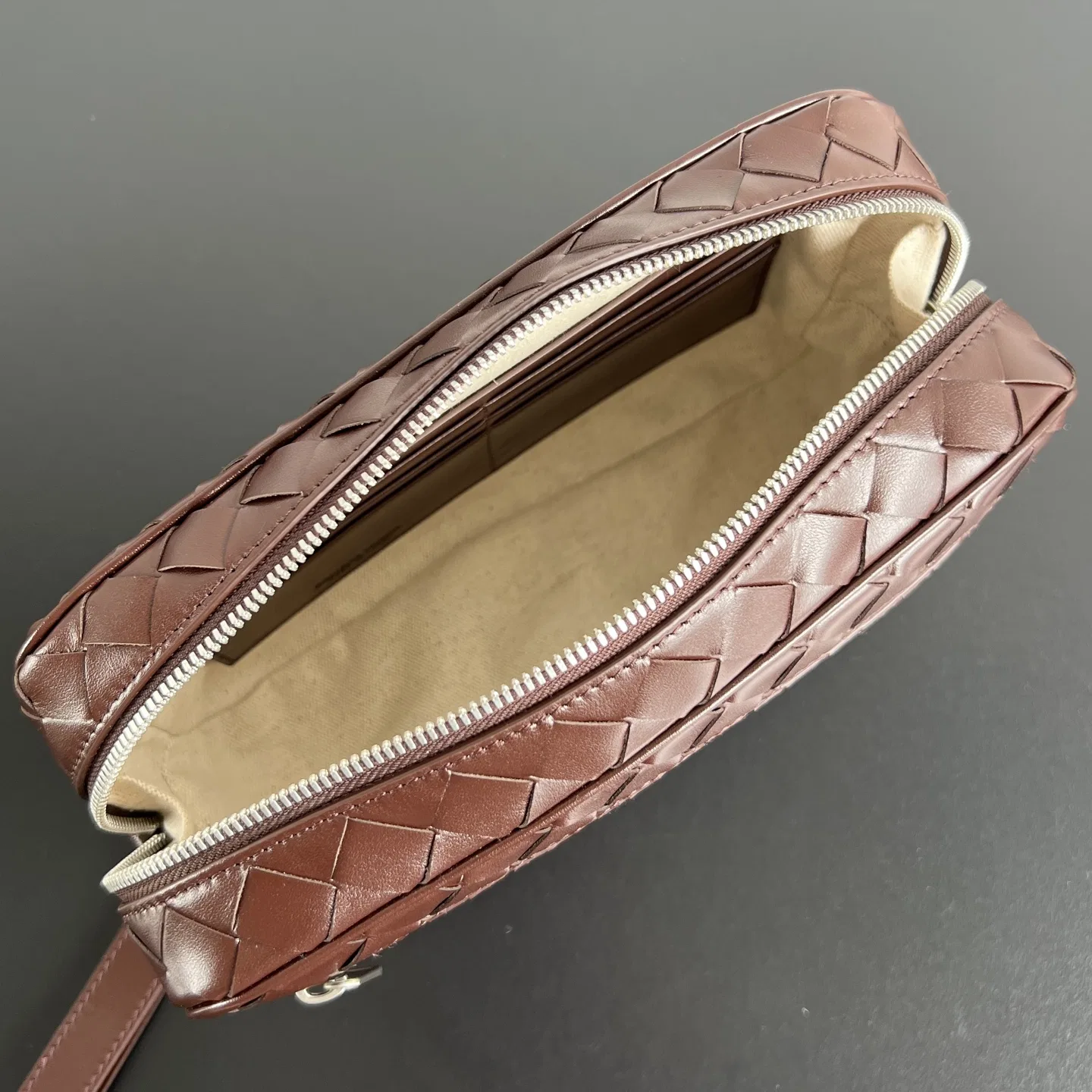 BOTTEGA 27FW NWEPAZI 027 클러치 17