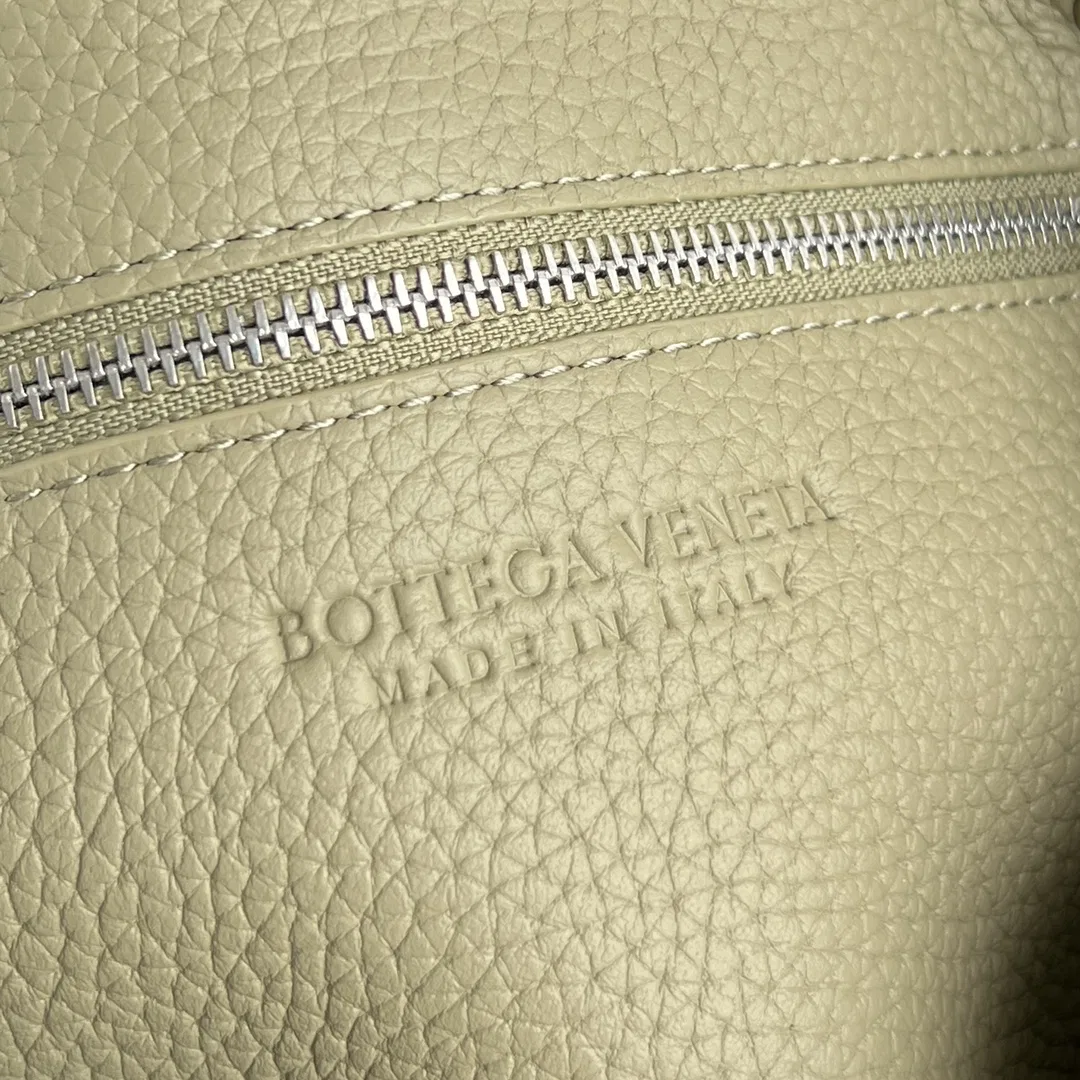 BOTTEGA 27FW NWEPAZI 028 크로스백 8