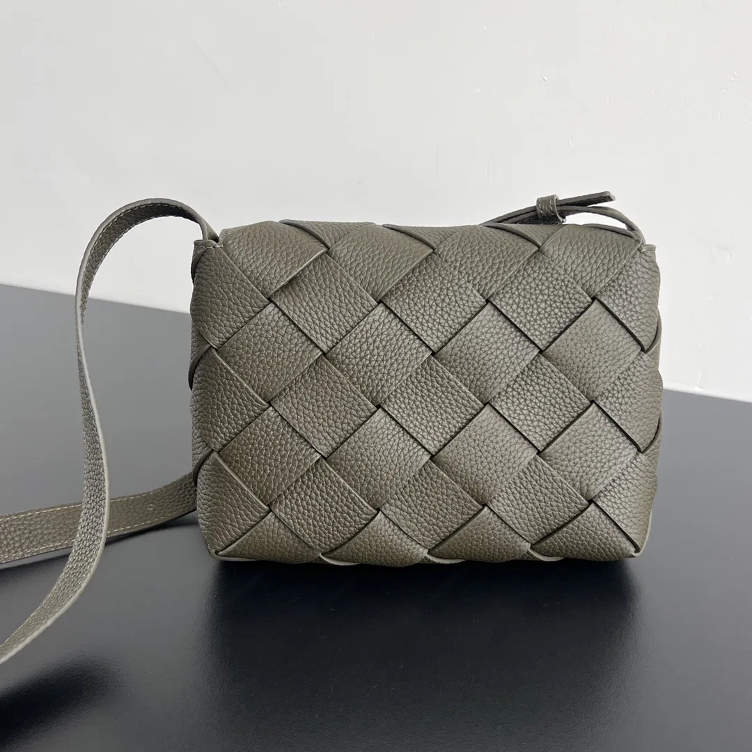 BOTTEGA 27FW NWEPAZI 028 크로스백 11